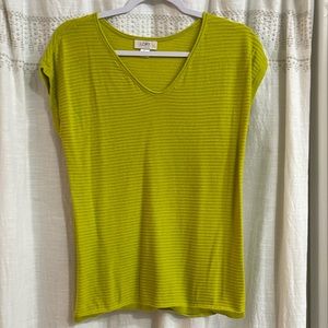 Short sleeve sweater